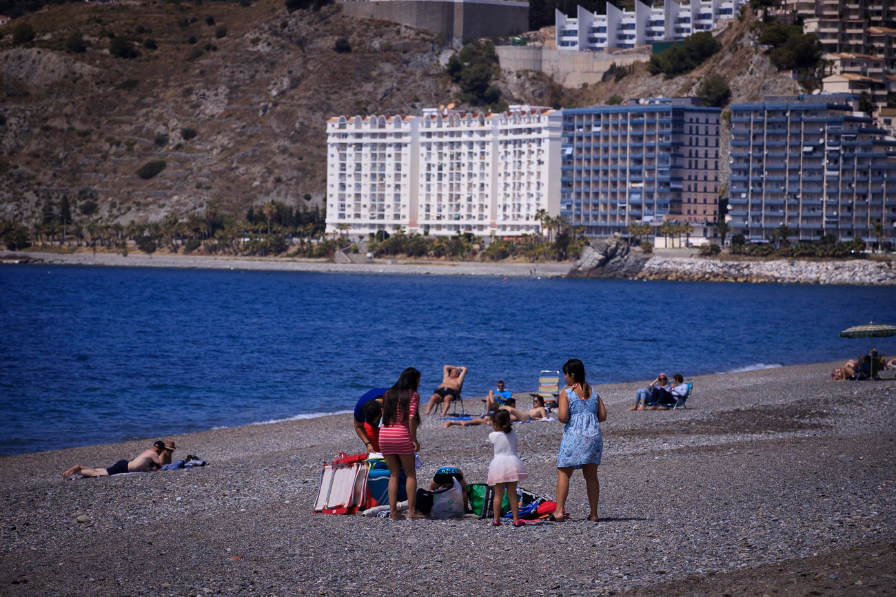 Visitamos Motril, Almuñécar, La Herradura y Castell para ver si nuestras playas están 'a punto' para una oleada de visitas