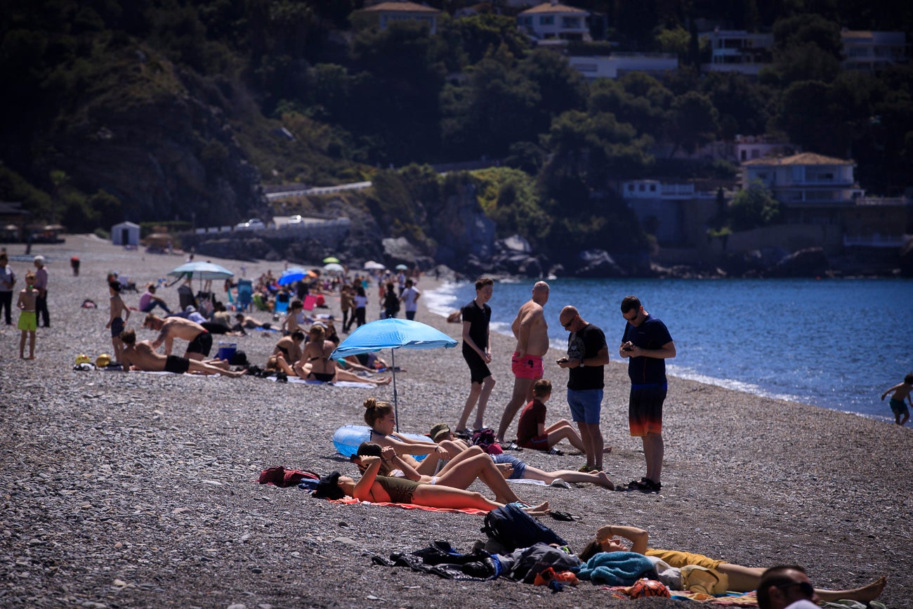 Visitamos Motril, Almuñécar, La Herradura y Castell para ver si nuestras playas están 'a punto' para una oleada de visitas