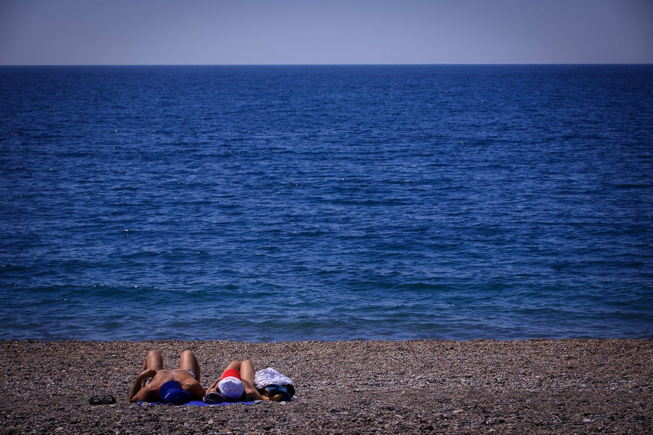 Visitamos Motril, Almuñécar, La Herradura y Castell para ver si nuestras playas están 'a punto' para una oleada de visitas