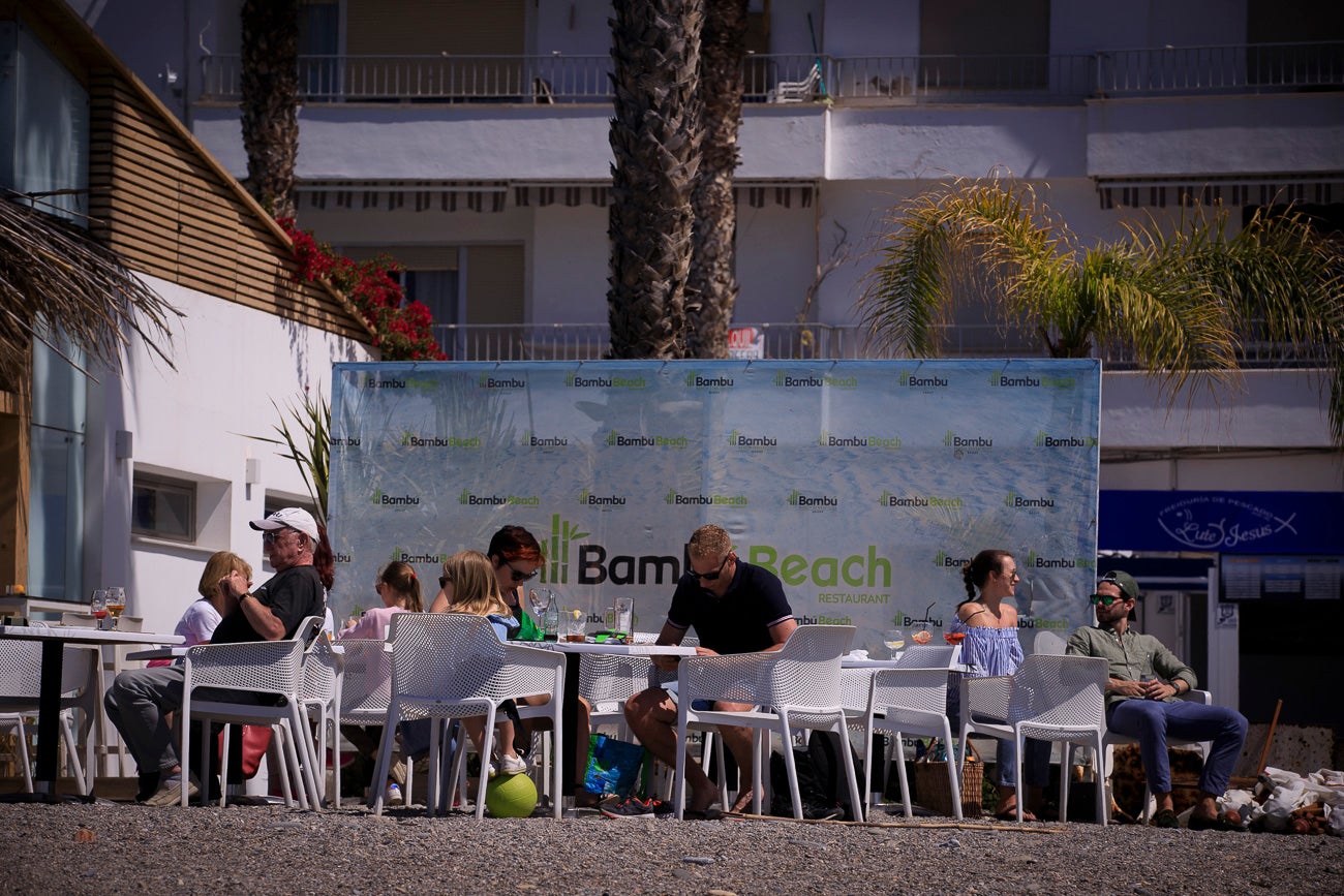 Visitamos Motril, Almuñécar, La Herradura y Castell para ver si nuestras playas están 'a punto' para una oleada de visitas