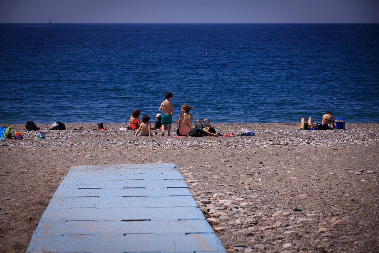 Visitamos Motril, Almuñécar, La Herradura y Castell para ver si nuestras playas están 'a punto' para una oleada de visitas
