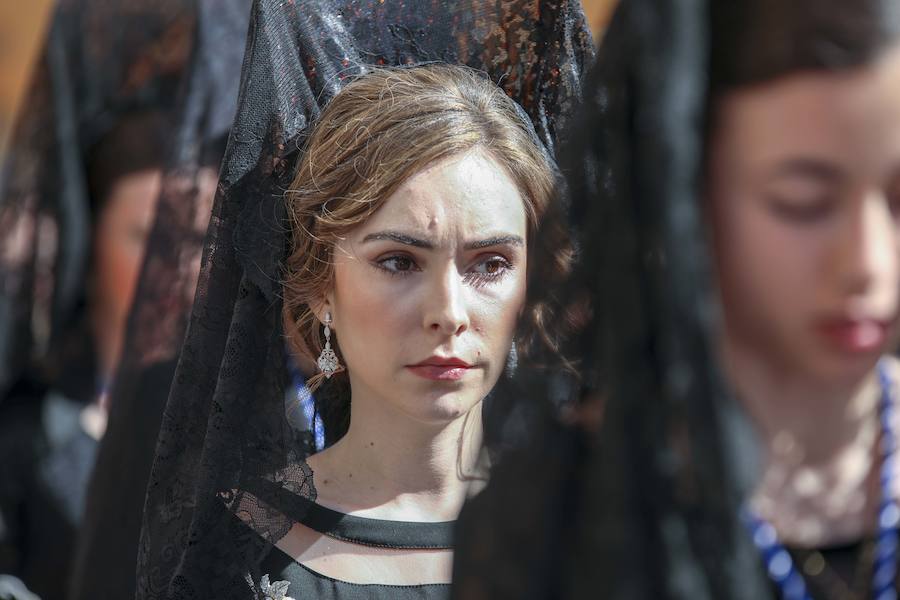 Muchísimo público y muchísimas ganas de disfrutar con una de las cofradías que más simpatías suscitan, y que el año pasado se tuvo que quedar en su templo por la lluvia