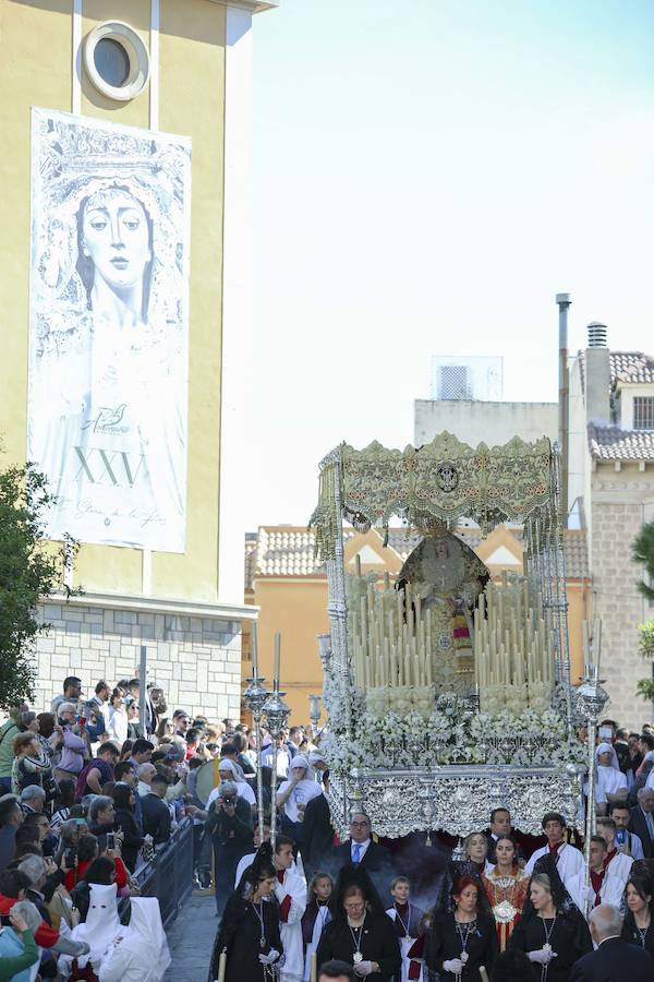 Muchísimo público y muchísimas ganas de disfrutar con una de las cofradías que más simpatías suscitan, y que el año pasado se tuvo que quedar en su templo por la lluvia