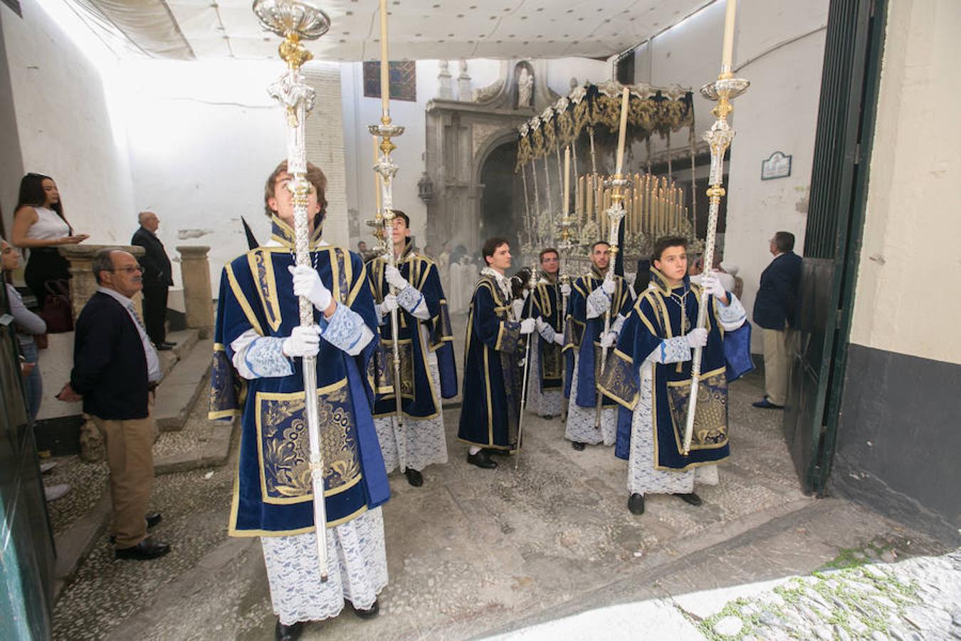 Una de las cofradías más señeras del barrio ha procesionado hoy 