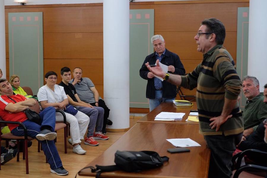 Los trabajadores han votado a favor del paro en la asamblea celebrada este mediodía