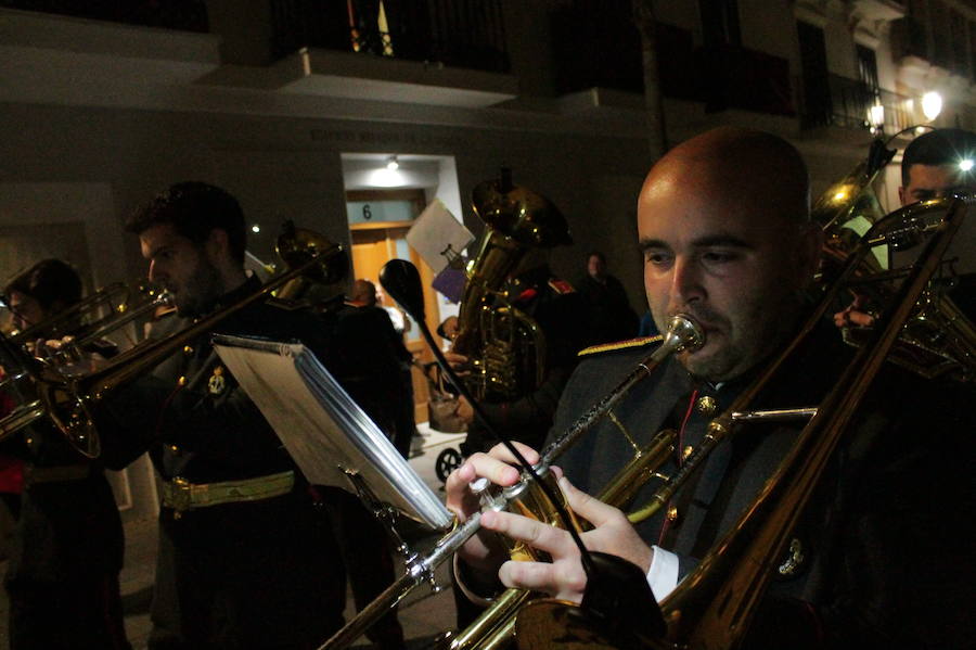 Los Antiguos Caballeros Legionarios de Torremolinos y la Banda de la Encarnación completan el cortejo que este año supera las 250 personas