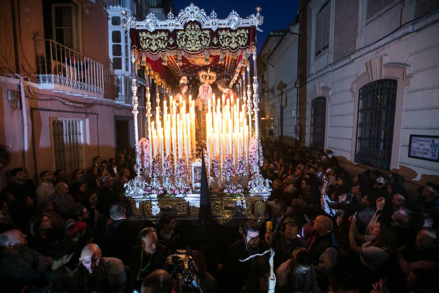 La última cofradía de este lunes comienza a recorrer el centro de la ciudad a última hora de la tarde