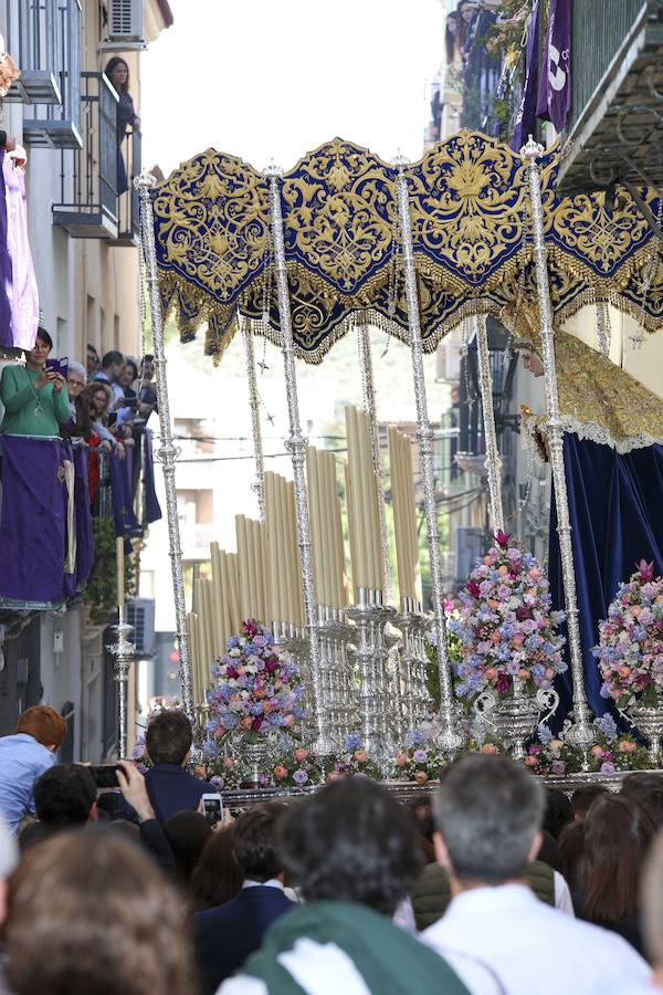 Gran sabor cofrade en el callejeo por las estrechas calles de su barrio, y lucido recorrido por las calles de San Ildefonso y carrera oficial