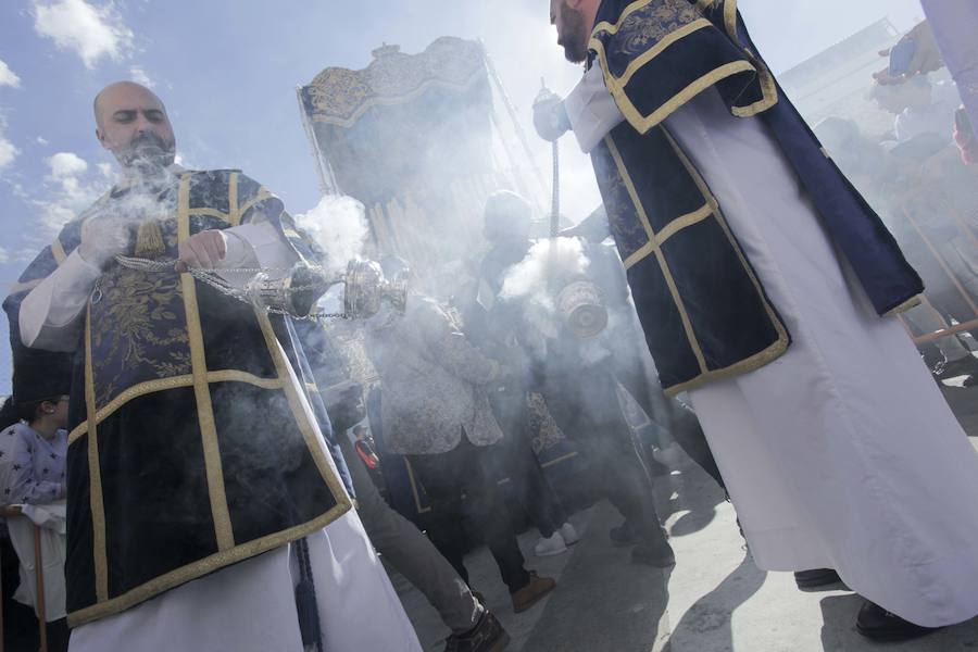 Gran sabor cofrade en el callejeo por las estrechas calles de su barrio, y lucido recorrido por las calles de San Ildefonso y carrera oficial