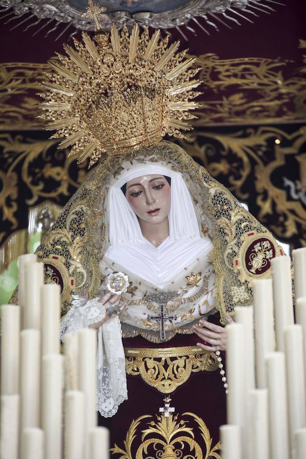 Un recorrido complicado, por la orografía y por la distancia, y el peso del juego escultórico, hacen único este desfile procesional Por segundo año salió desde la iglesia San Juan Pablo II