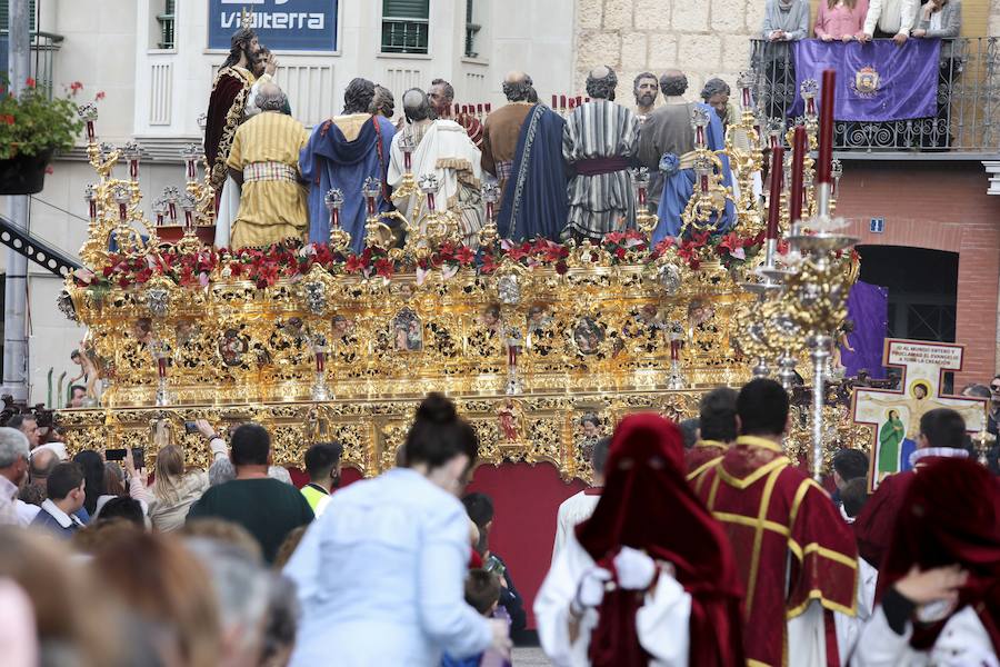 Un recorrido complicado, por la orografía y por la distancia, y el peso del juego escultórico, hacen único este desfile procesional Por segundo año salió desde la iglesia San Juan Pablo II
