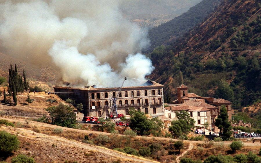 Llamas en la Abadía del Sacromonte en 2000