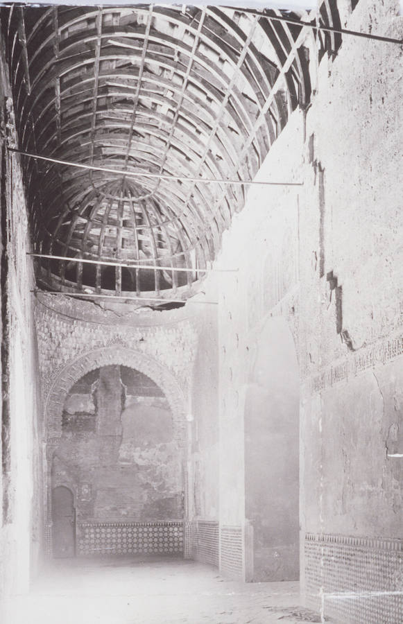Interior de la Sala de la Barca tras la reconstrucción de la armadura. 1923