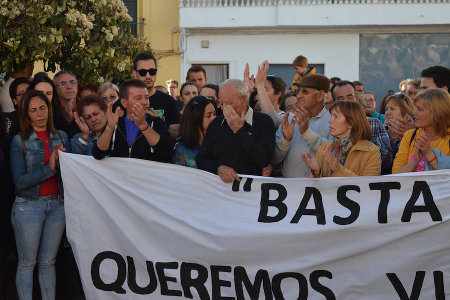 Los vecinos de este municipio granadino se han echado a las calles para pedir seguridad tras los últimos sucesos.
