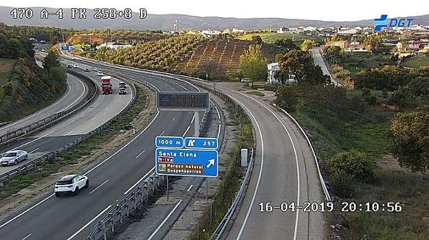 Imagen tomada ayer pasadas las ocho de la tarde en la A-4 en Despeñaperros.