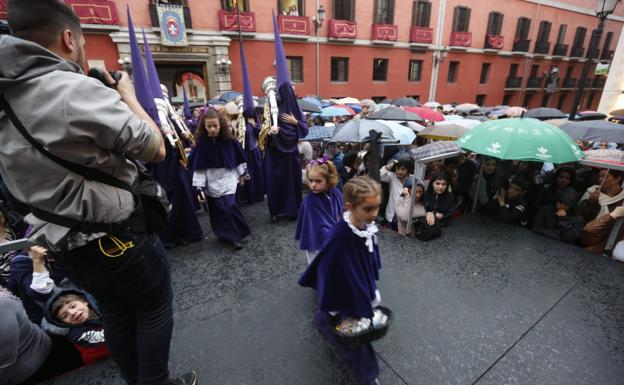 Galería. La lluvia impide salir al Nazareno