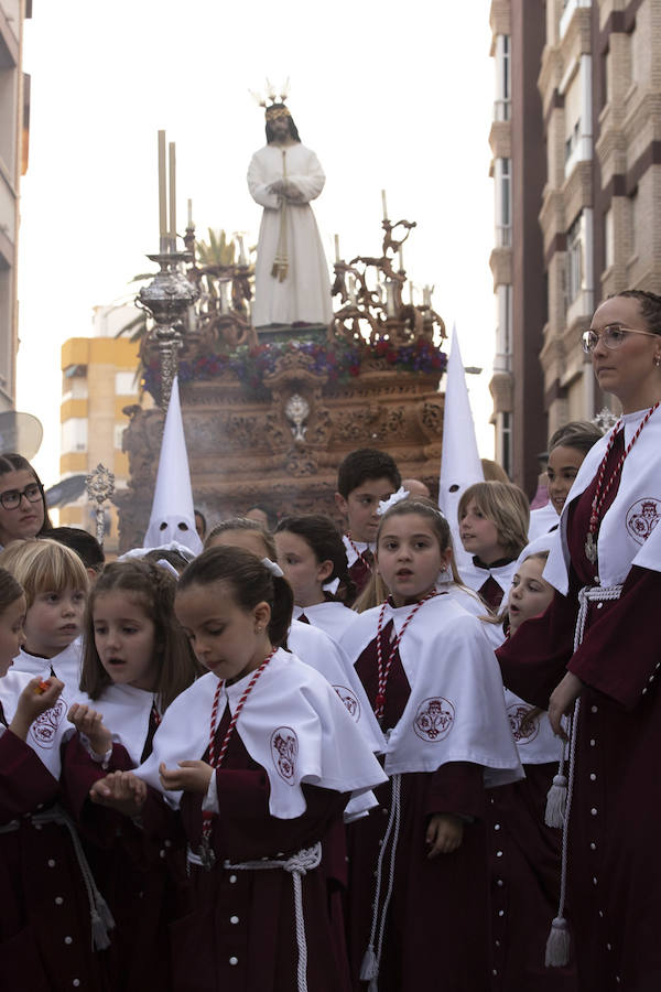 El Cristo del Perdón y María Santísima de la Misericordia volvieron a la renovada iglesia del Carmen de la que salieron por una rampa de 17 metros