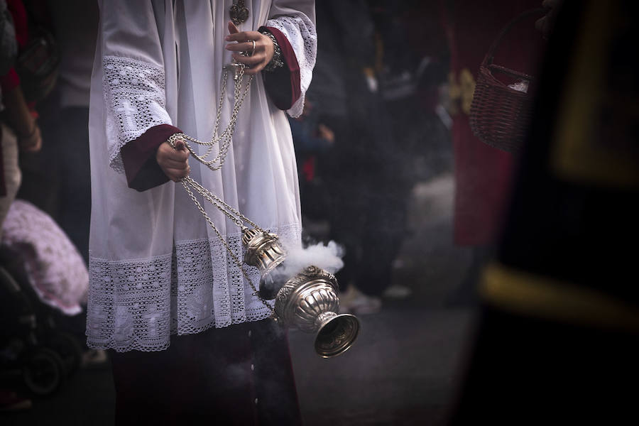 El Cristo del Perdón y María Santísima de la Misericordia volvieron a la renovada iglesia del Carmen de la que salieron por una rampa de 17 metros