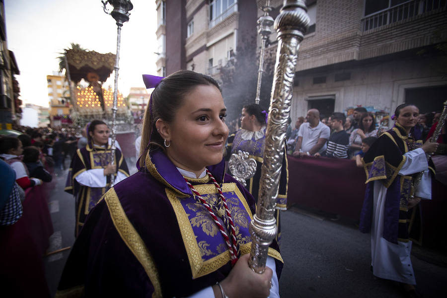 El Cristo del Perdón y María Santísima de la Misericordia volvieron a la renovada iglesia del Carmen de la que salieron por una rampa de 17 metros