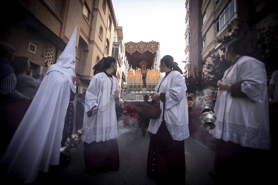 El Cristo del Perdón y María Santísima de la Misericordia volvieron a la renovada iglesia del Carmen de la que salieron por una rampa de 17 metros