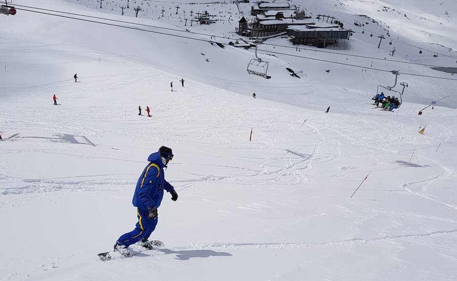 Las competiciones que había previstas se han suspendido por falta de visibilidad pero hay en este momento 53 kilómetros de pistas abiertos