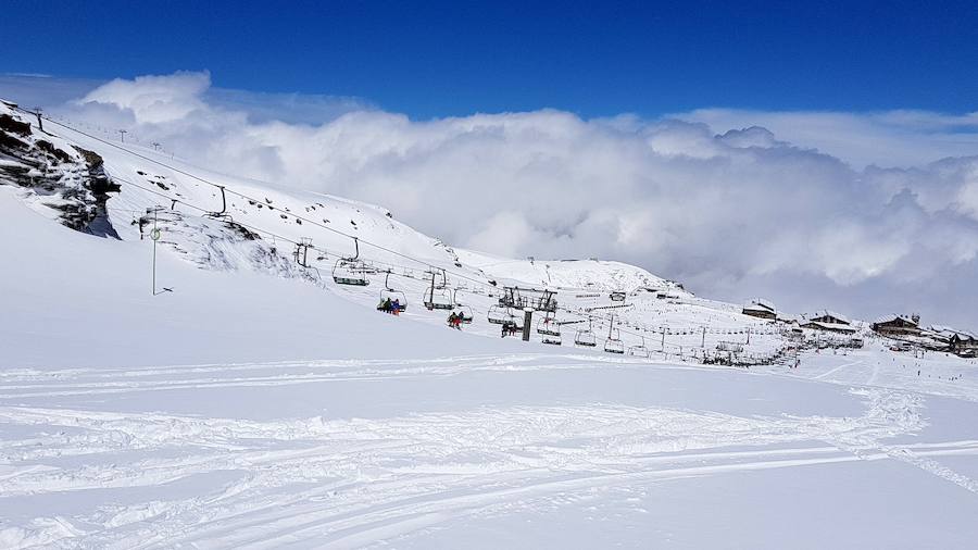 Las competiciones que había previstas se han suspendido por falta de visibilidad pero hay en este momento 53 kilómetros de pistas abiertos