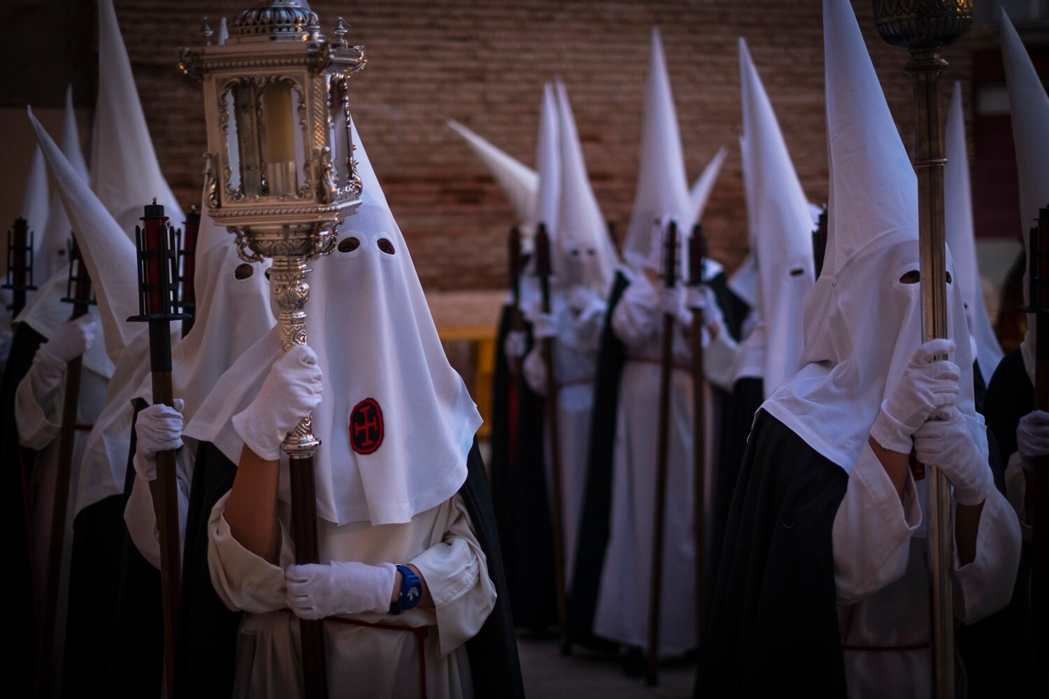 Fotos: El Sepulcro y la Virgen de los Dolores procesionan por las calles de Motril