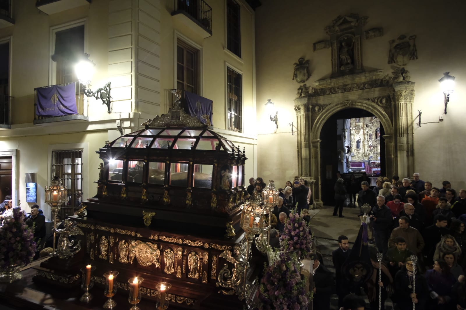 Santo Entierro cierra un Viernes Santo redondo.