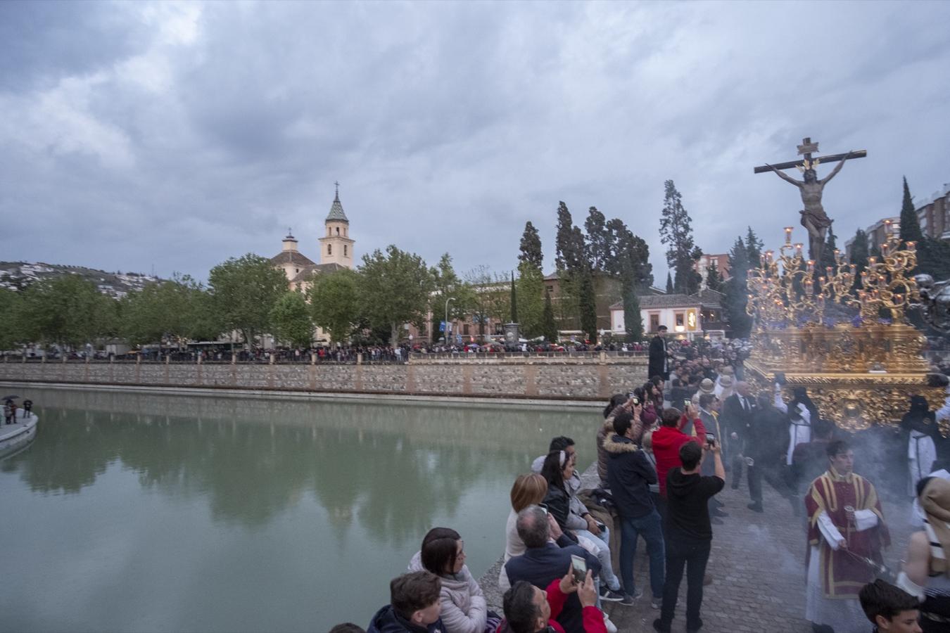 A pesar de que la hermandad ha retrasado su salida por la lluvia, finalmente ha salido a la calle