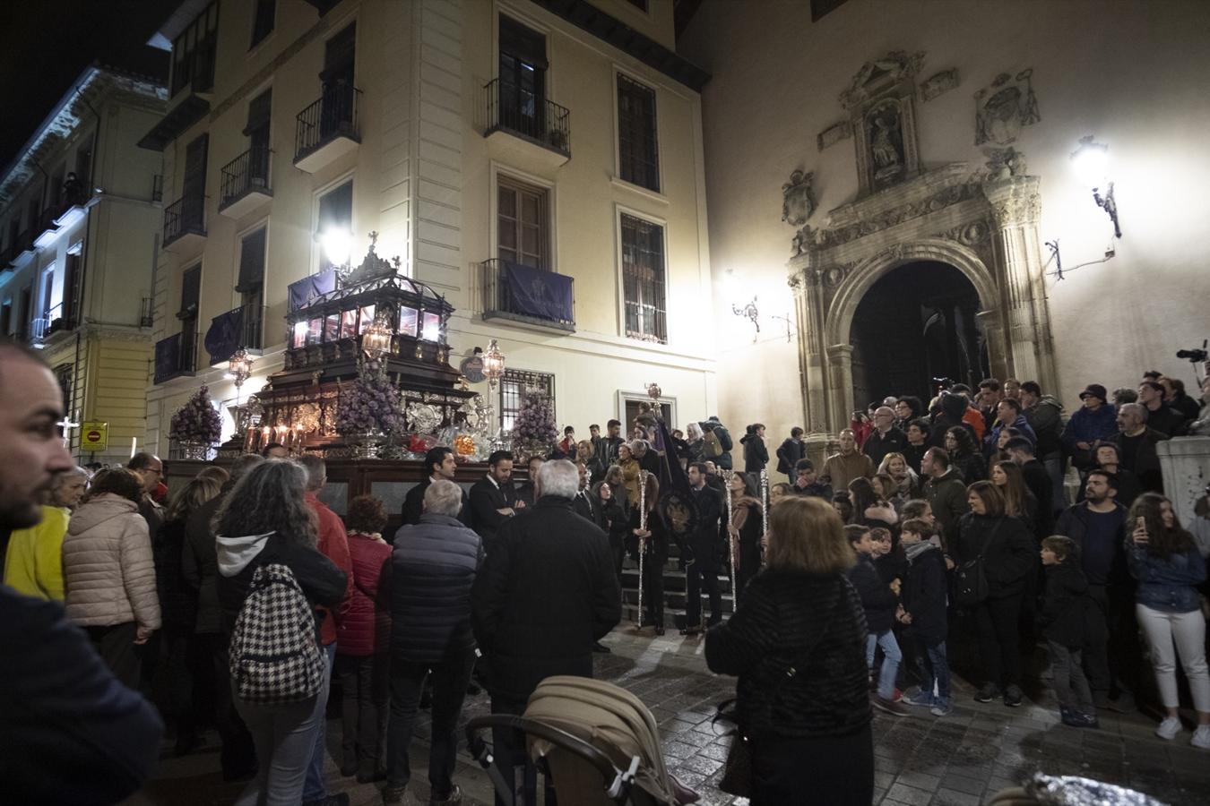 Fotos: El Santo Entierro cierra un Viernes Santo redondo