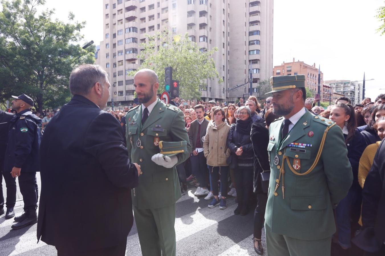 Desde la salida en San Juan de Letrán, la primera cofradía de la tarde del Viernes Santo ha hecho su desfile acompañada por los militares