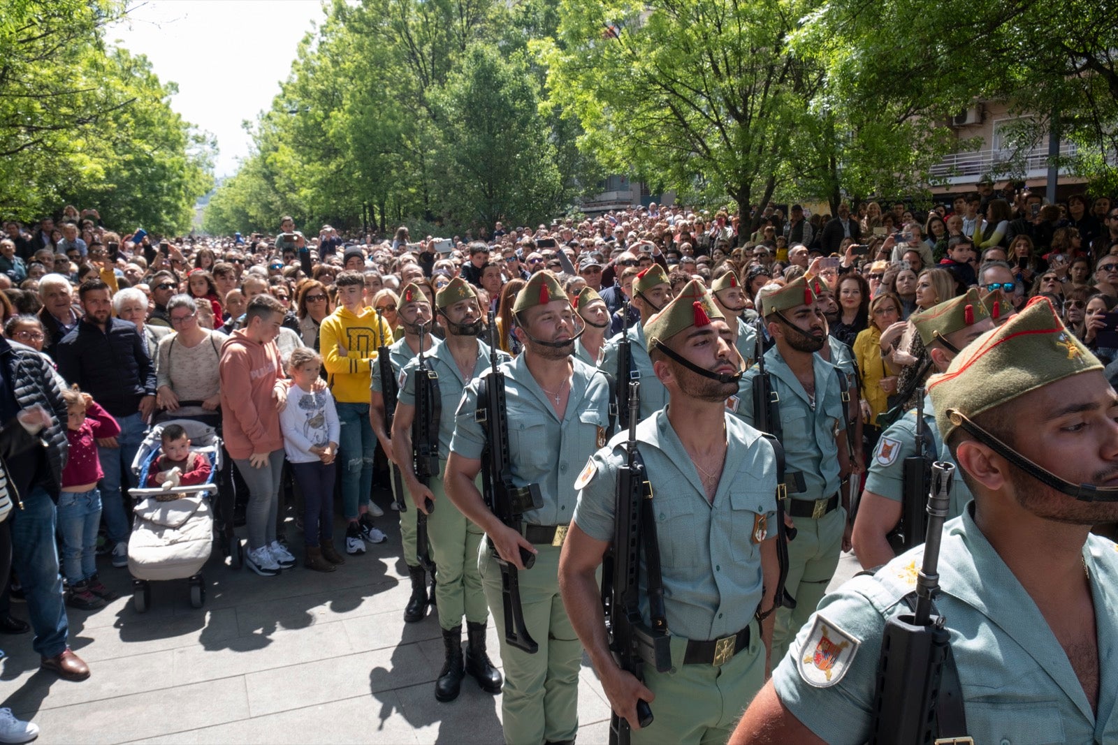 Los legionarios estarán esta tarde tras la cruz de guía de la cofradía de los Ferroviarios