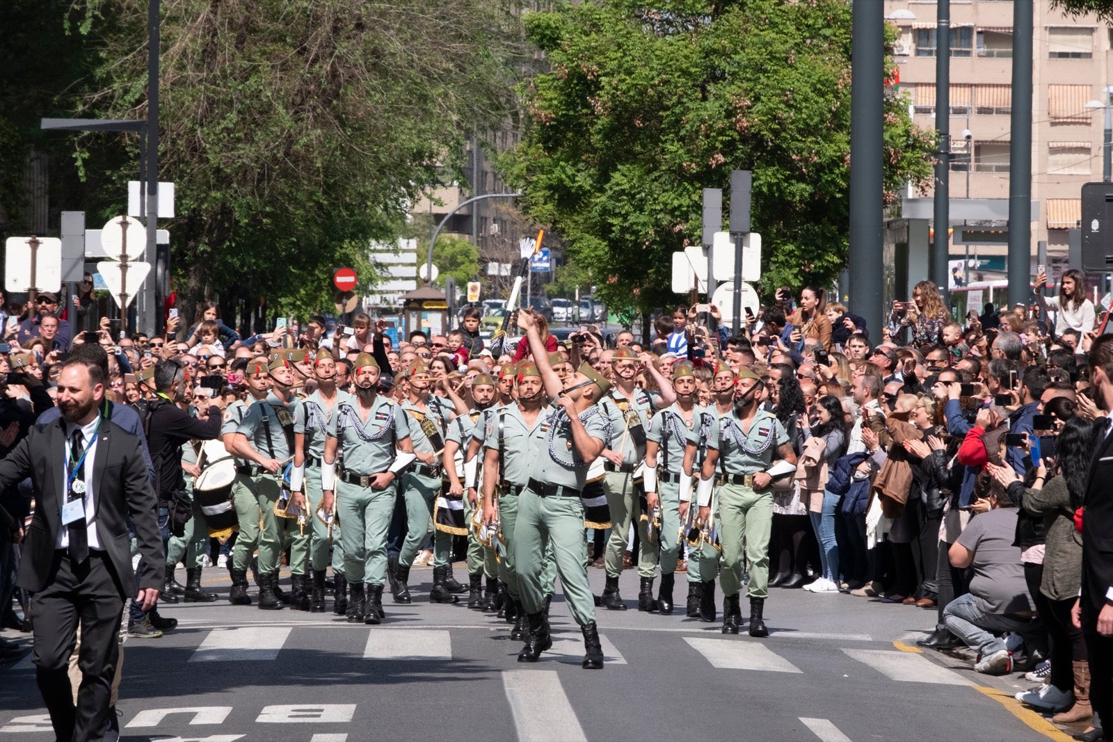 Los legionarios estarán esta tarde tras la cruz de guía de la cofradía de los Ferroviarios