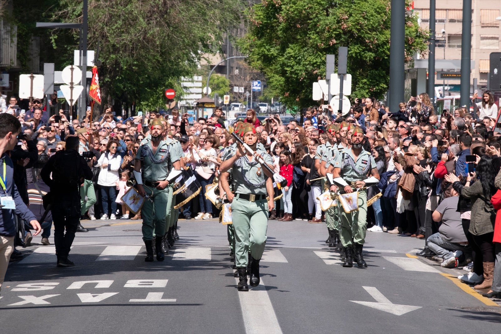 Los legionarios estarán esta tarde tras la cruz de guía de la cofradía de los Ferroviarios
