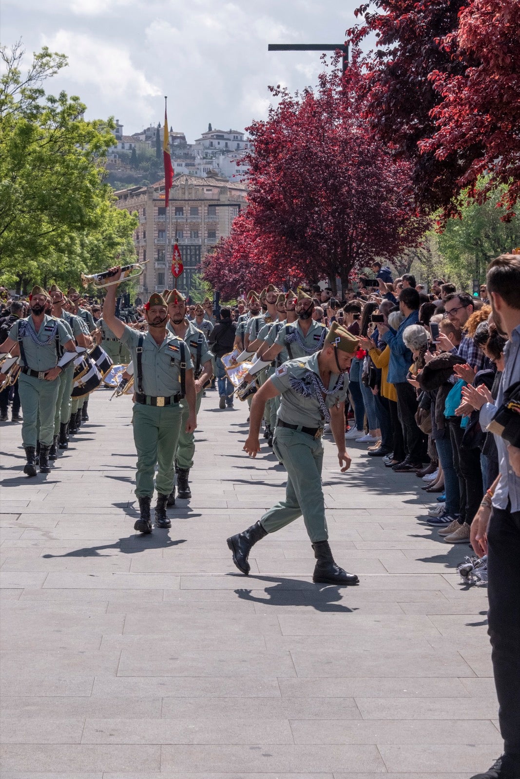 Los legionarios estarán esta tarde tras la cruz de guía de la cofradía de los Ferroviarios