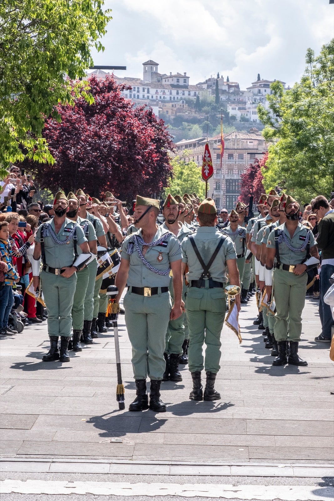 Los legionarios estarán esta tarde tras la cruz de guía de la cofradía de los Ferroviarios