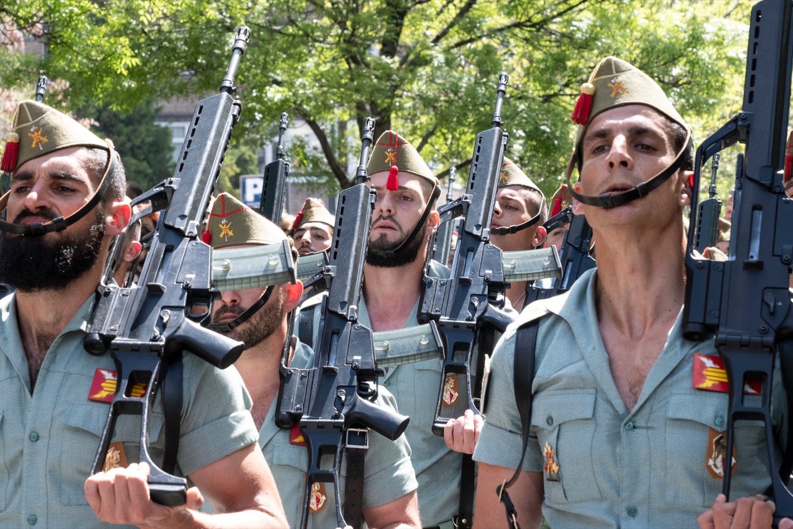 Los legionarios estarán esta tarde tras la cruz de guía de la cofradía de los Ferroviarios