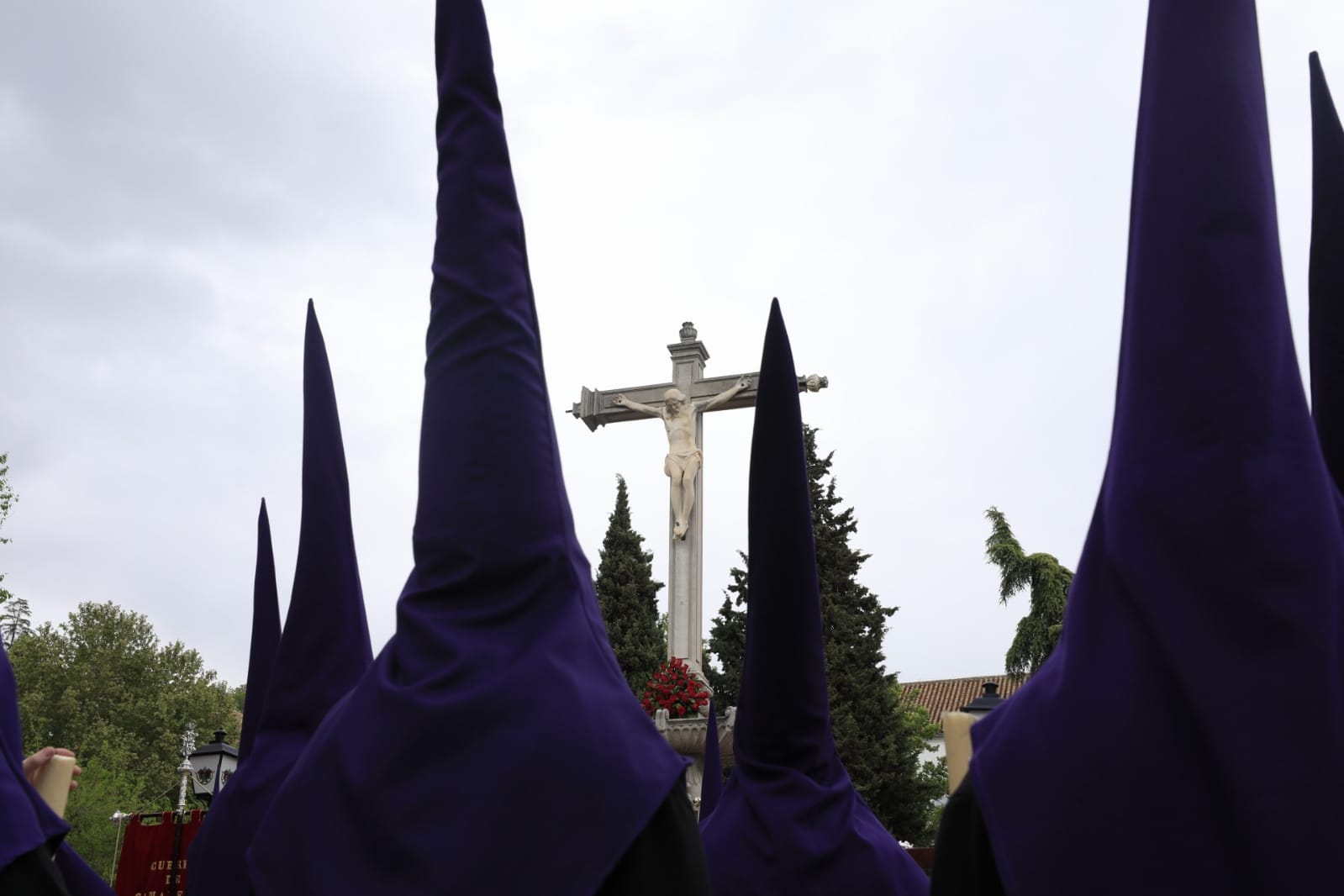 Granada acude a la cita en el Campo del Príncipe con la Virgen de la Soledad