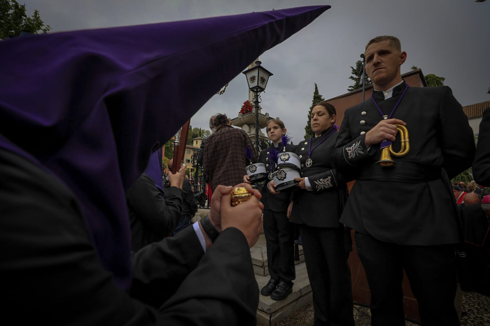 Granada acude a la cita en el Campo del Príncipe con la Virgen de la Soledad