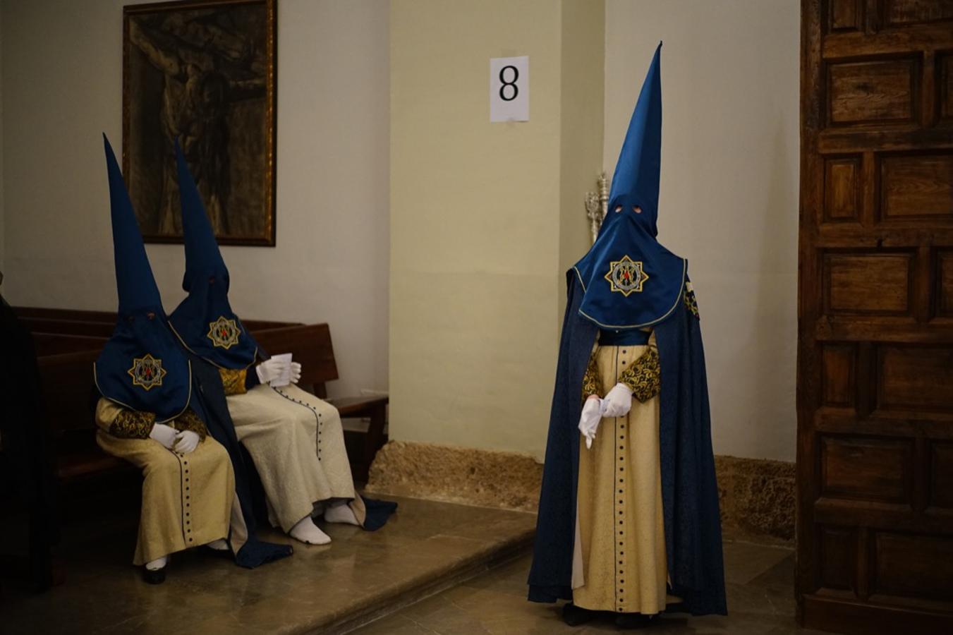 La lluvia finalmente ha hecho acto de aparición en la capital y ha provocado que la Alhambra suspenda su procesión