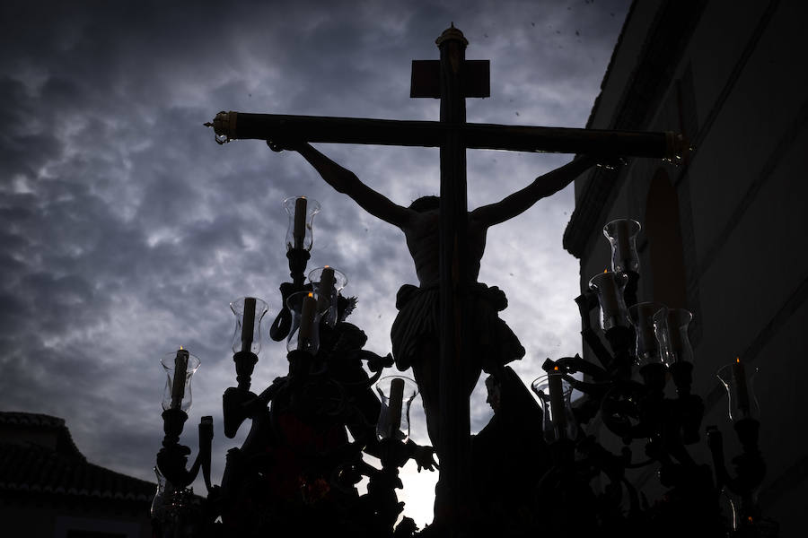 La imagen del Cristo de la Veracruz de Motril en el Viernes Santo. 