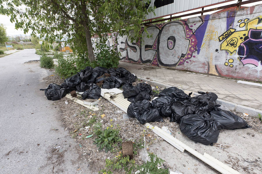 Estado actual de las calles urbanizadas del plan parcial I7, que se encuentra paralizado desde hace años.