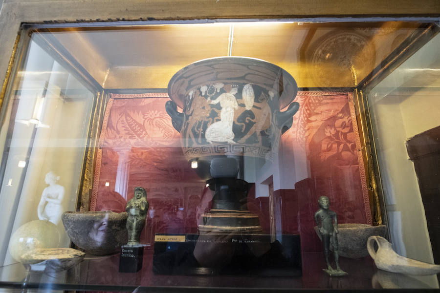 Estos son los 'tesoros' que guarda esta biblioteca