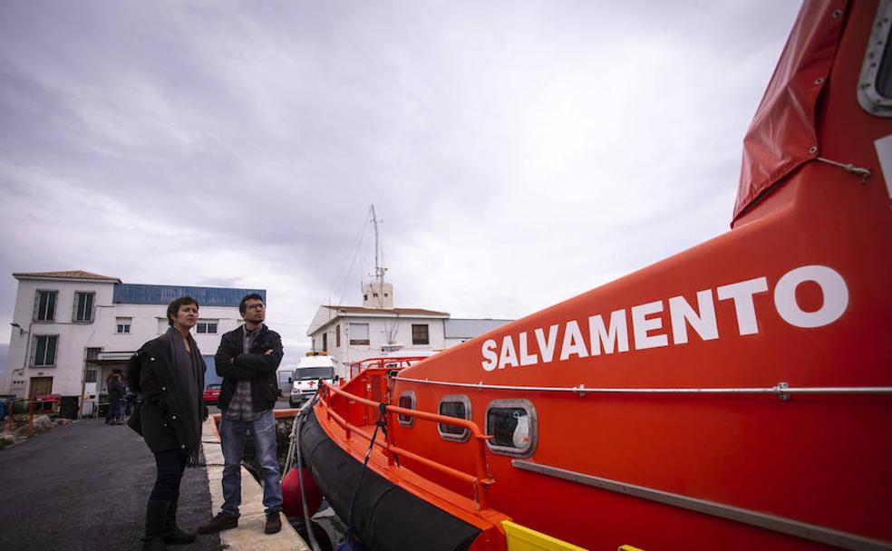 Los candidatos de Unidas Podemos, en el Puerto de Motril.