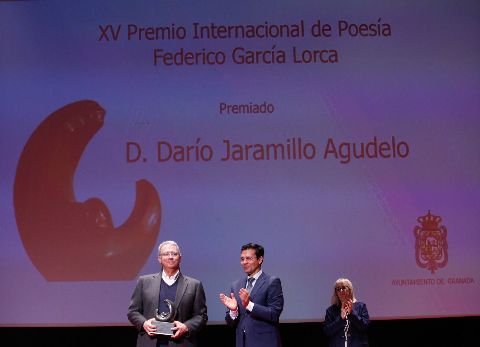 El acto de entrega de la décimo quinta edición del Premio Internacional de Poesía García Lorca sirve de homenaje al autor de Antioquía. 