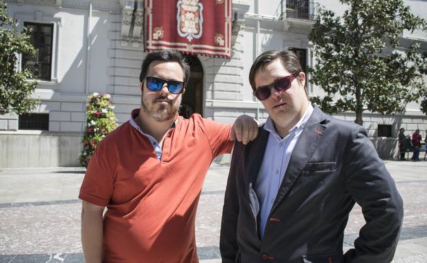 Manuel Zamora (derecha) podrá votar este año por primera vez, mientras que Manuel López-Moratalla ya lo hacía. 