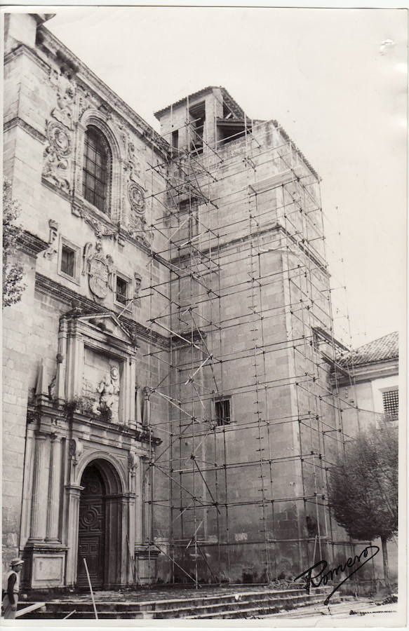 Andamio para la reconstrucción de la torre