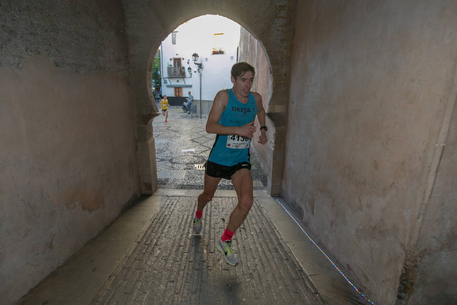 La carrera ha recorrido toda la ciudad y se ha insertado por las empinadas calles del Albaicín