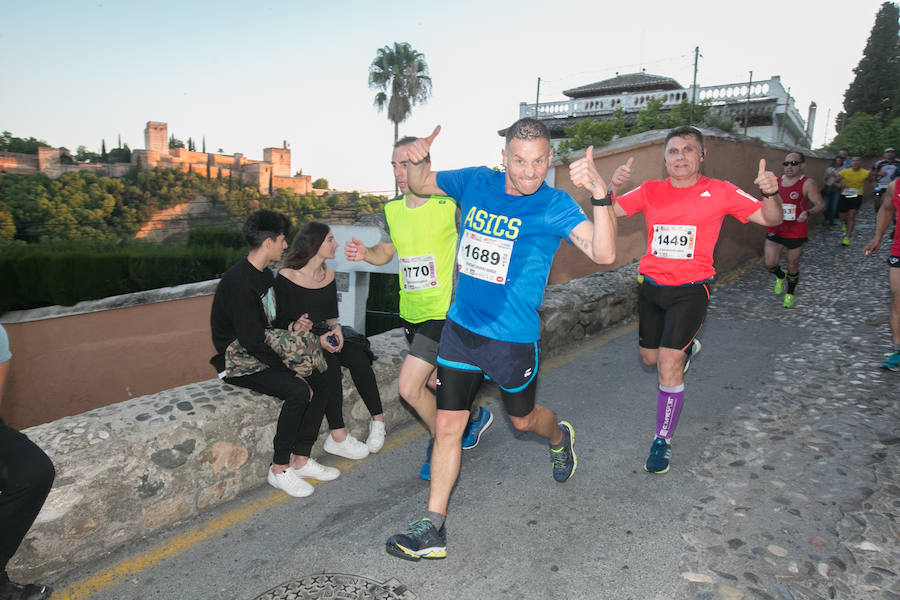 La carrera ha recorrido toda la ciudad y se ha insertado por las empinadas calles del Albaicín