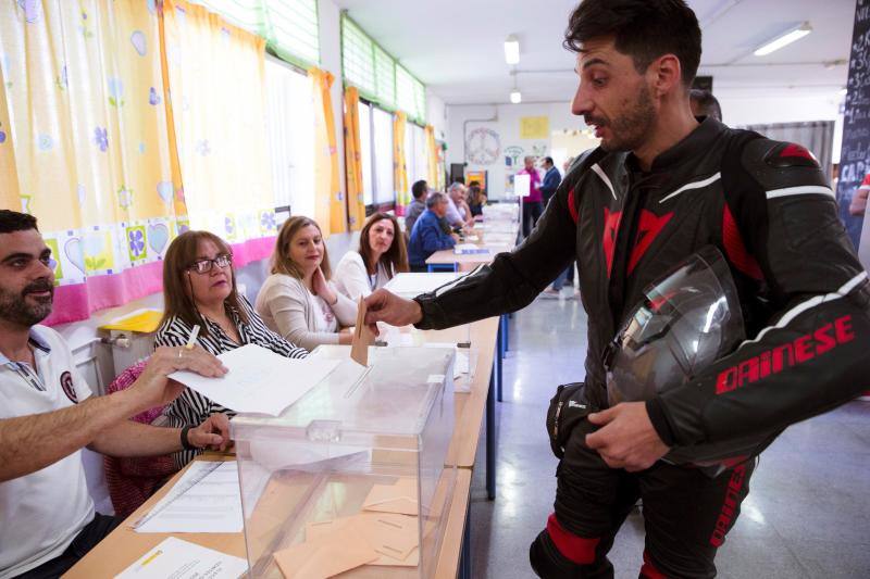 Fotos de la jornada electoral, candidatos y anécdotas en las votaciones de las elecciones generales 28A